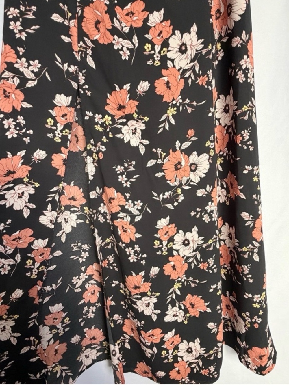 Forever 21 Black and Peach Floral Maxi Skirt with Leg Slit, Women’s Medium - Picture 5 of 9